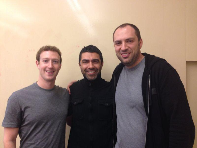 
Mark Zuckerberg, Giám đốc kinh doanh Facebook - Amin Zoufonoun và Koum.
